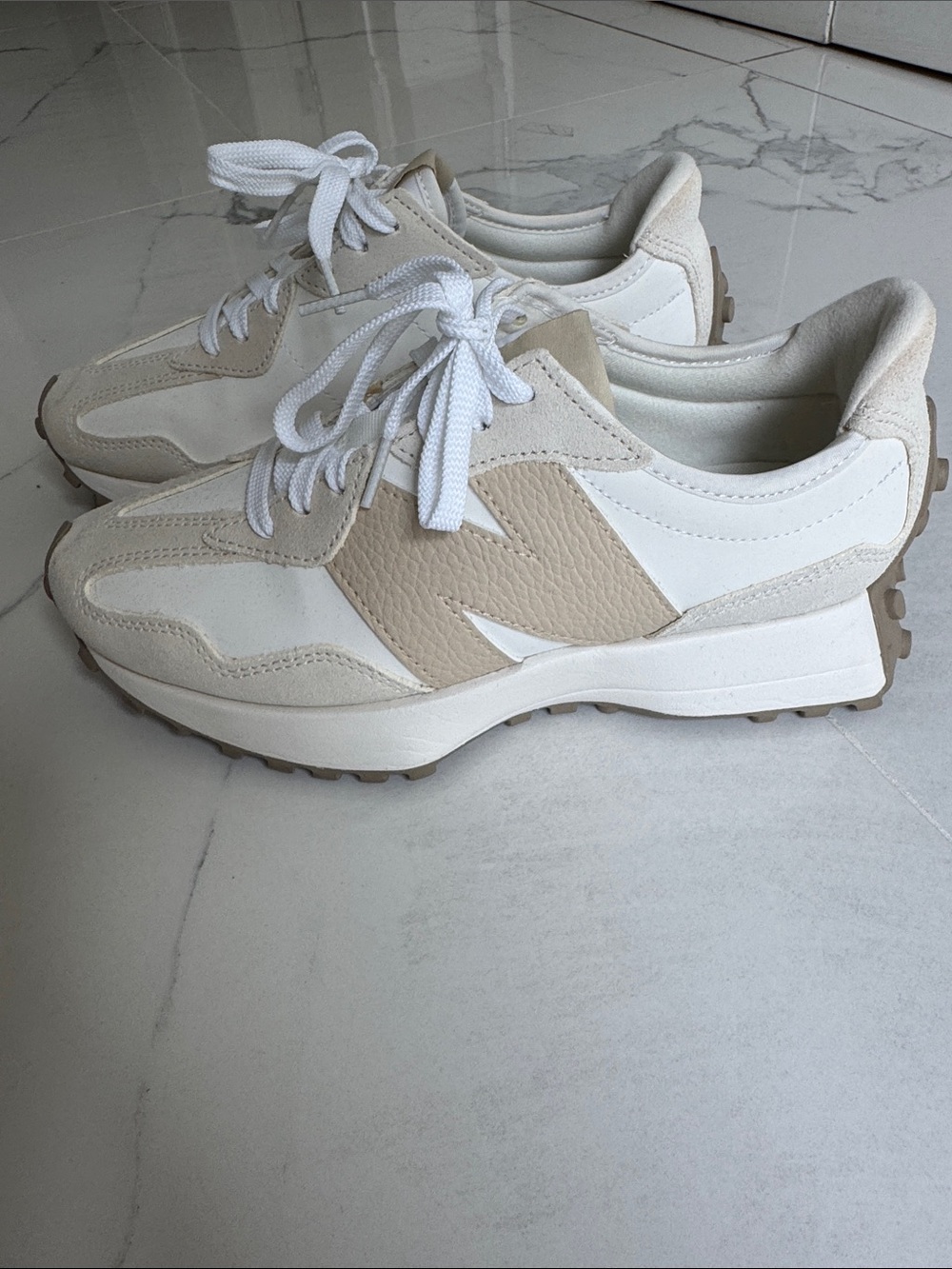 NEW New Balance 327